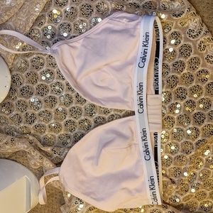 Calvin Klein Bra with NO PADDING.and no underwires. Size M. Light Pink..